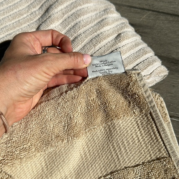 Towels 100% cotton set of 3 bath towels. Very good condition, almost not used - Picture 3 of 13